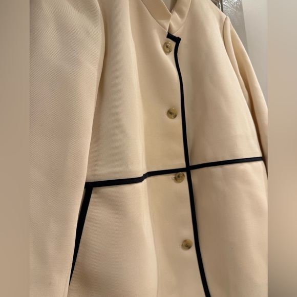 J CREW Women’s Cream with Dark Navy piping Blazer Size 16 EUC - Picture 5 of 5